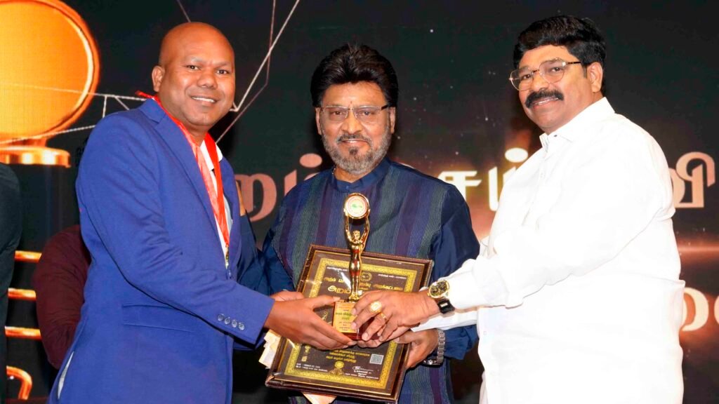 aram seiya virumbu award
