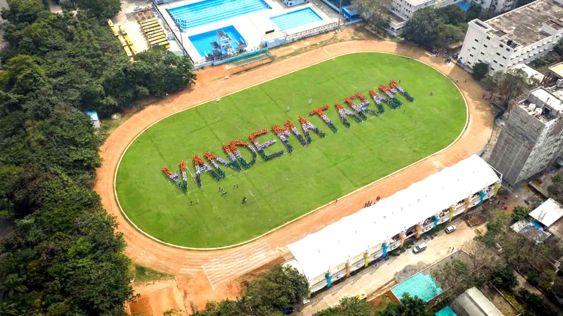 SRM பல்கலைக்கழகத்தில் 3,032 பேர் இணைந்து “வந்தே மாதரம்” உலக சாதனை முயற்சி